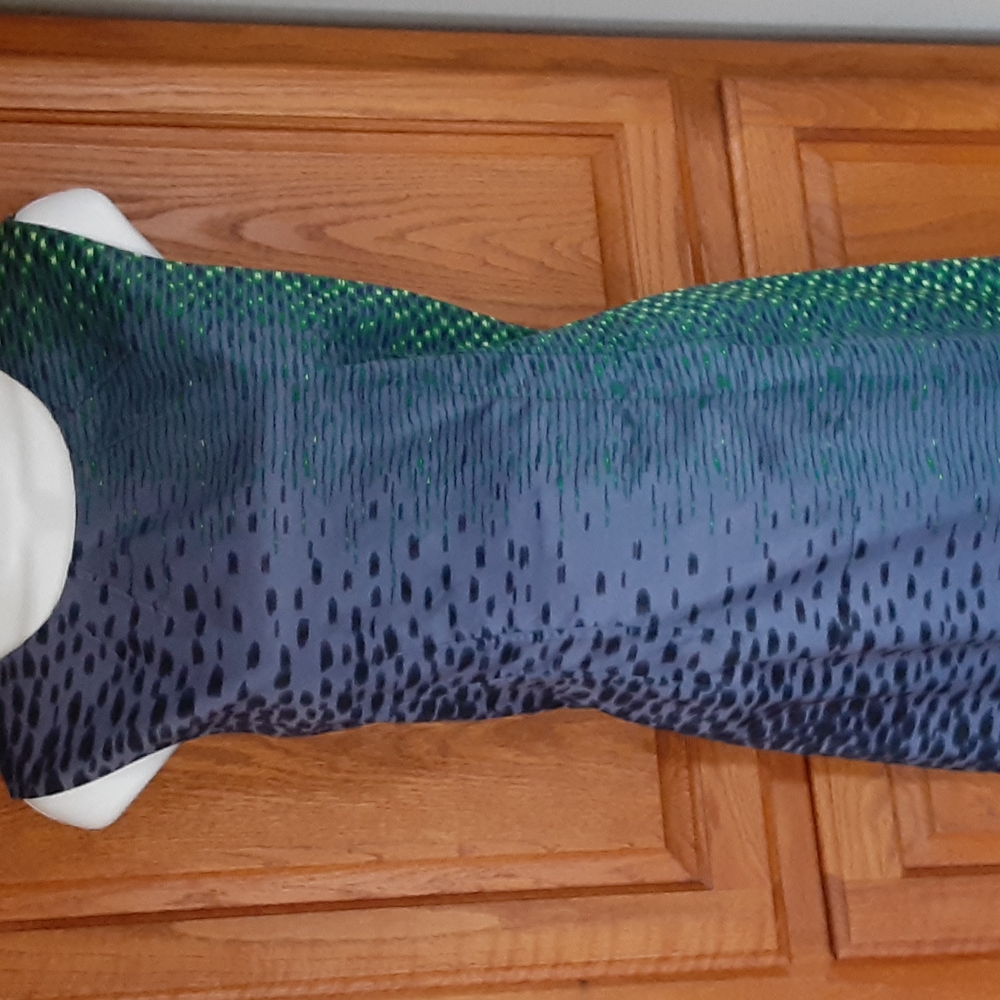 Tahari sheath dress blue, black, green size 8